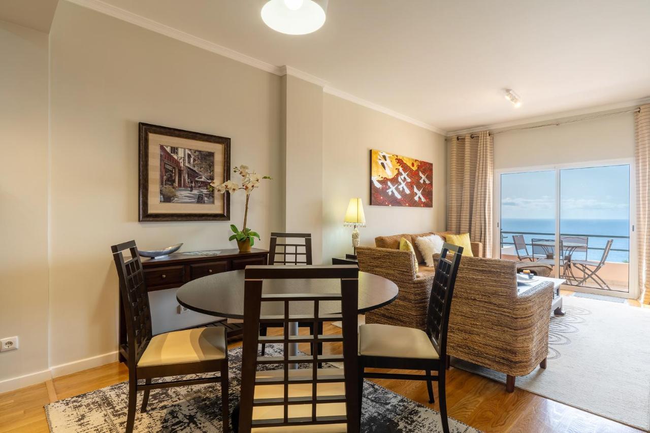 Stylish Apartment With Balcony And Amazing Views Over Funchal And The Sea Exterior photo